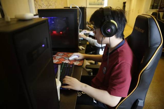 2022LPL夏季赛直播：WE居然掏出了第二套阵容