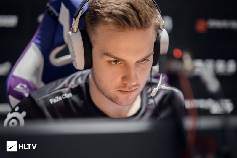 Crisp：Doinb善于跟队友配合沟通 而Xiaohu倾向于自己玩